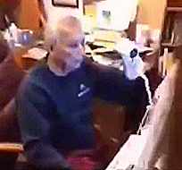 older-people-versus-technology-fails-27-58ca4d9b731ad__700.gif