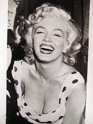 marilyn-monroe-polka-dot-smile-early_1_157a95fb9c19d52191e3880fd9b316ff.jpg