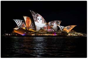 Opera House Vivid 2016.JPG