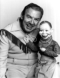 Buffalo_Bob_Smith_and_Howdy_Doody.jpg