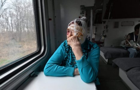 TRAIN2.jpg