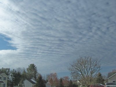 clouds 4-23-22a.jpg