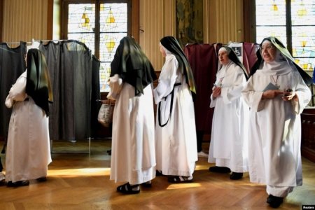 nuns.jpg