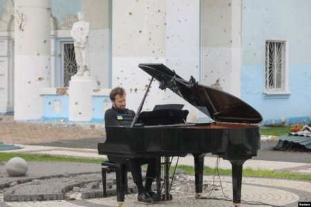 piano.jpg