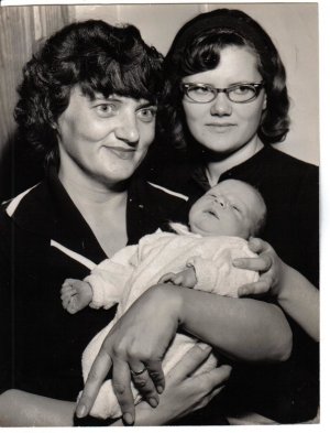 Mom, Me, Jay early 1963.jpg