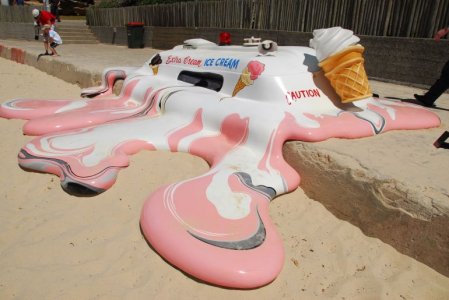DaliIceCreamTruck.jpg