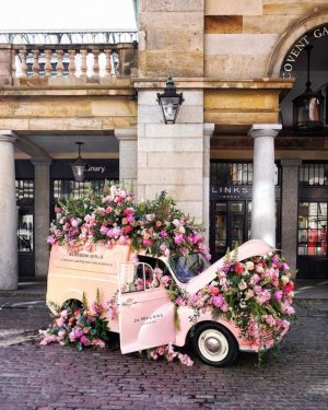 Alex Zouaghi on Instagram_ “• London is_.. ...a flower-car... • 🇬🇧 We may have a royal wedding...jpg