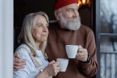 old-people-2048x1365.jpg