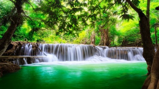 iran-Waterfall2.jpg
