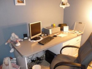 desk (800x600).jpg