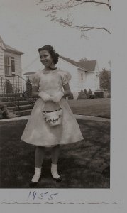 me easter (476x800).jpg