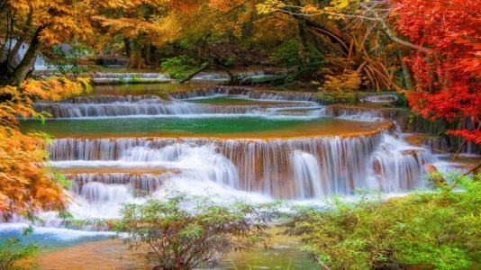 iran-Waterfall.jpg