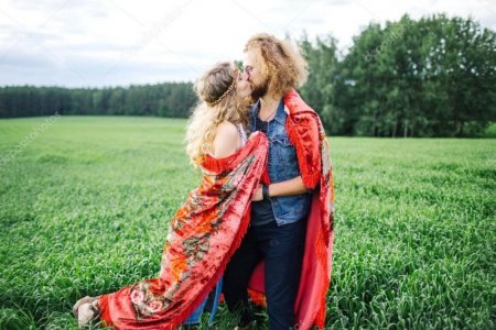 hippie couple Y.jpg