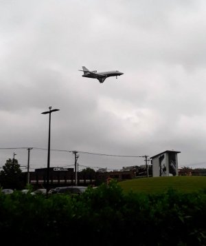 Plane Landing 2.jpg