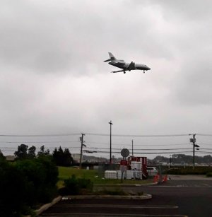 Plane Landing 3.jpg
