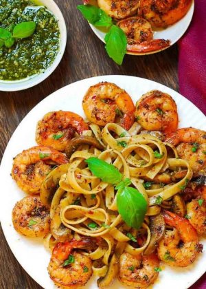 Pesto-Shrimp-Fettuccine[1].jpg