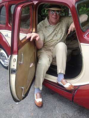 yellow outfit & car 002.JPG