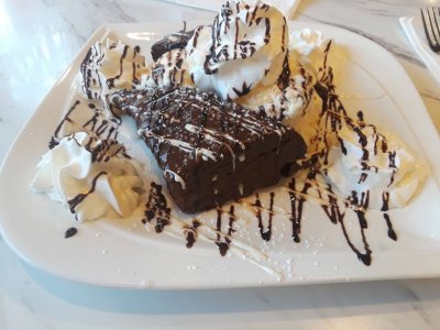 Fiudge Brownie w: Ice Cream.jpg Fiudge Brownie w: Ice Cream.jpg