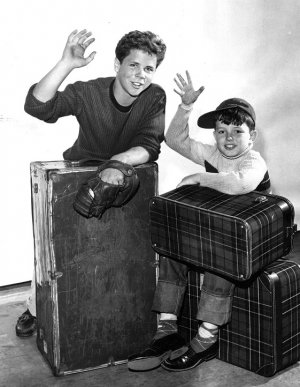 Leave_it_to_Beaver_1958_Tony_Dow_Jerry_Mathers.jpg