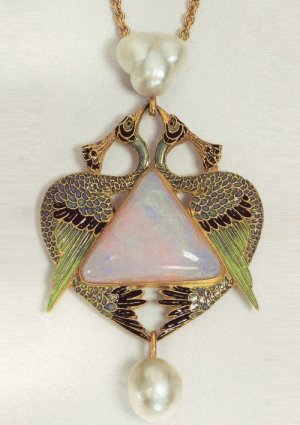 Art-Nouveau-Pendant.jpg