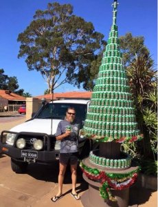Christmas tree from tinnies.JPG