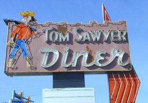tomsaw3033.jpg
