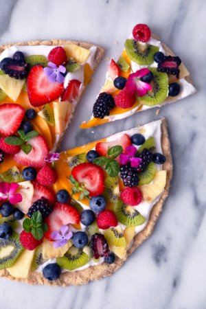fruit-pizza-slice-flowers[1].jpg