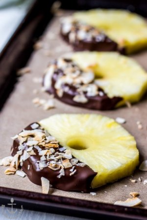 Chocolate-Dipped-Pineapple-Slices-2[1].jpg