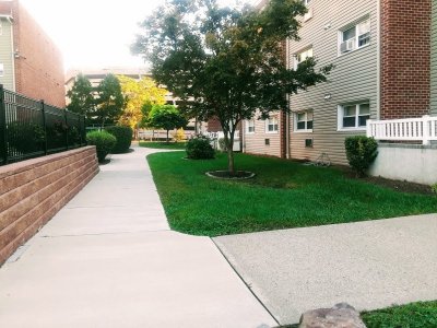 Couryard Walkway.jpg