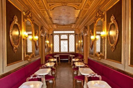 82f77499-e006-4e2b-a7f2-da11863766b6-historic_cafes_florian.jpg