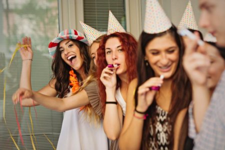 birthday fem retro.jpg