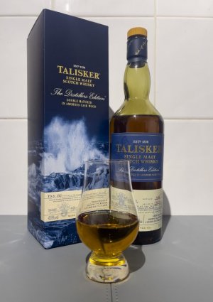 Talisker Distillers Edition 2011.jpg