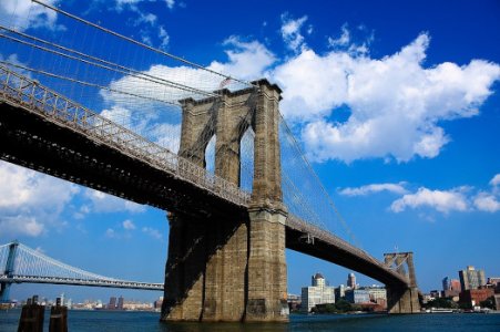 Brooklyn_Bridge_Manhattan.jpg