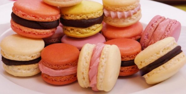 2014-04-10-French-Macaroons-Chocolate-Ganache-028-1280x720-1024x576.jpg