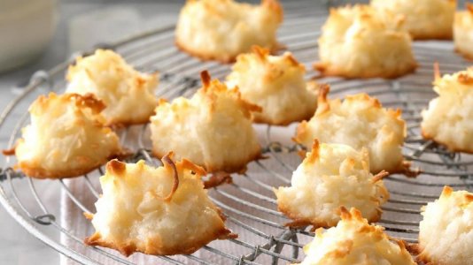 First-Place-Coconut-Macaroons_EXPS_HRBZ17_4383_C09_01_3b.jpg