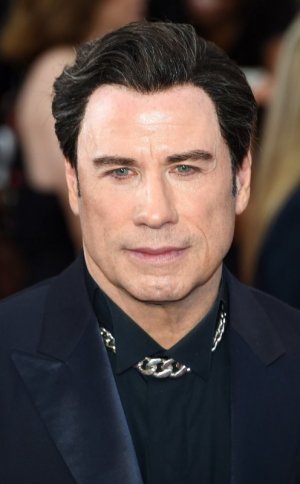 rs_634x1024-150222213607-634.John-Travolta-Academy-Awards.ms.022215.jpg