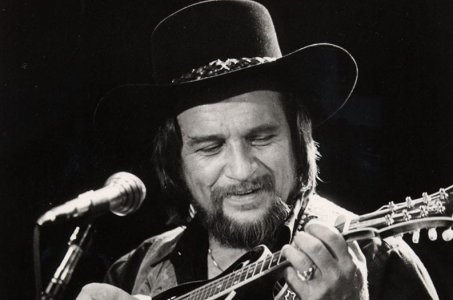 Waylon Jennings.jpg