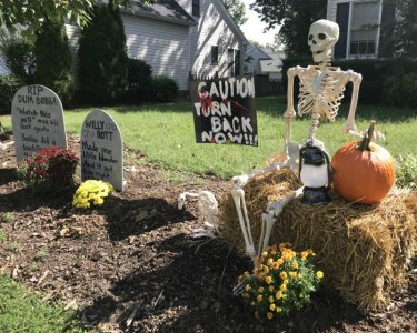 tombstone-ideas-for-your-halloween-graveyard.jpg