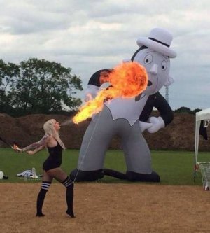 an-epic-compilation-of-weird-and-unusual-situations-10.jpg