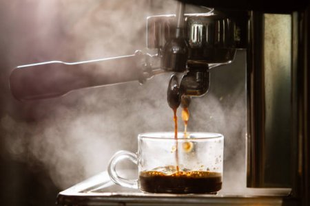 espresso-machine-picture-id1290434158.jpg