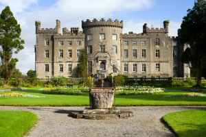 a castle in ireland Markree.jpg