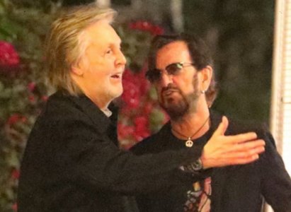 Paul-McCartney-Ringo-Starr-Beatles-Reunion-ftr1 (2).jpg