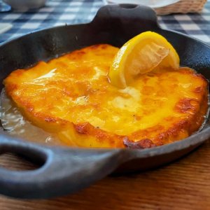 Saganaki-at-Papaspiros-photo-David-Hammond.jpg