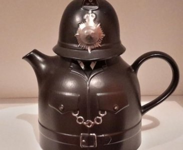 Carlton-Ware-Policeman-Teapot-from-Trishas-Teapots-820x675.jpg