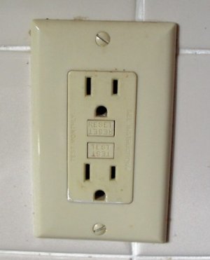 outlet.jpg