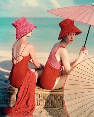 models-at-a-beach-louise-dahl-wolfe.jpg