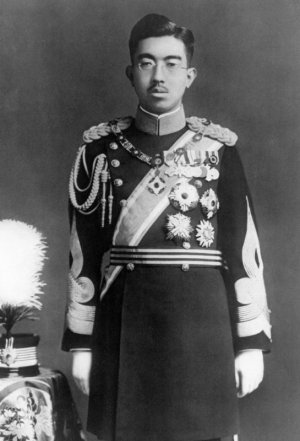 Emperor_Showa_in_dress.jpg