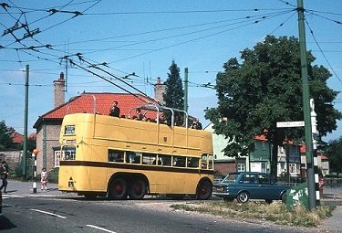 trolley4.jpg