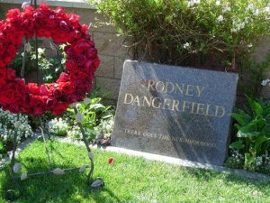 1024px-RodneyDangerfieldGravestoneJuly2007.jpg