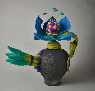 Ellen-Silberlicht-Ooolong-Enchantment-Raku-felted-fber-glass-beads.jpg